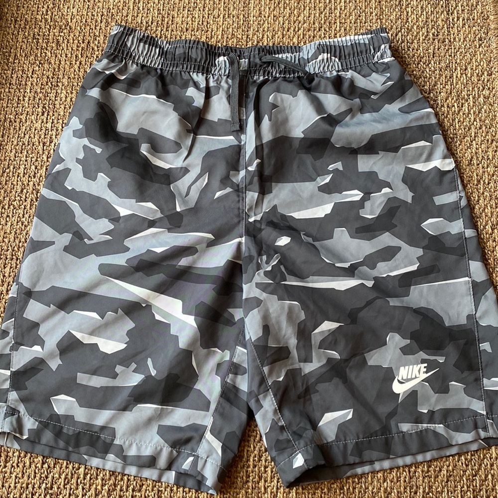 Nike army camouflage shorts - Picture 1 of 2